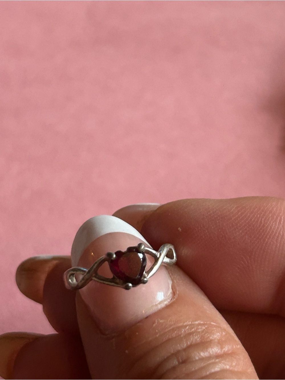 Vintage Sterling Silver Ring. Heart Shaped Garnet Stone.Infinity Twist Band.Sz 5